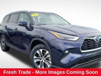 Used 2023 Toyota Highlander XLE FWD video 1