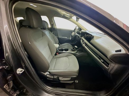 Used 2025 Kia K4 FWD image 31