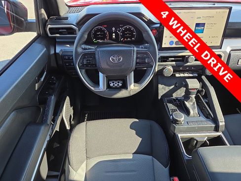 Used 2025 Toyota Tacoma TRD Sport image 11