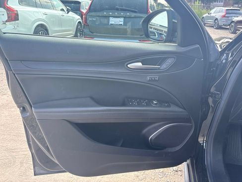 Used 2019 Alfa Romeo Stelvio AWD image 16