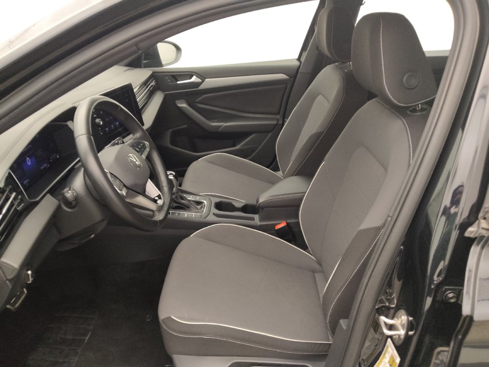 Used 2025 Volkswagen Jetta Sport FWD image 17