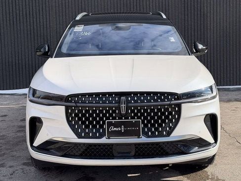 New 2026 Lincoln Nautilus Reserve image 2