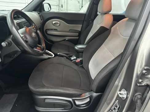 Used 2017 Kia Soul FWD image 16