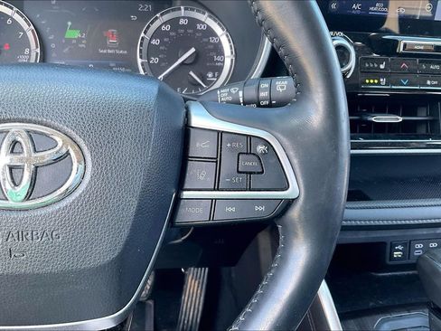 Used 2022 Toyota Highlander Platinum AWD/4WD image 12