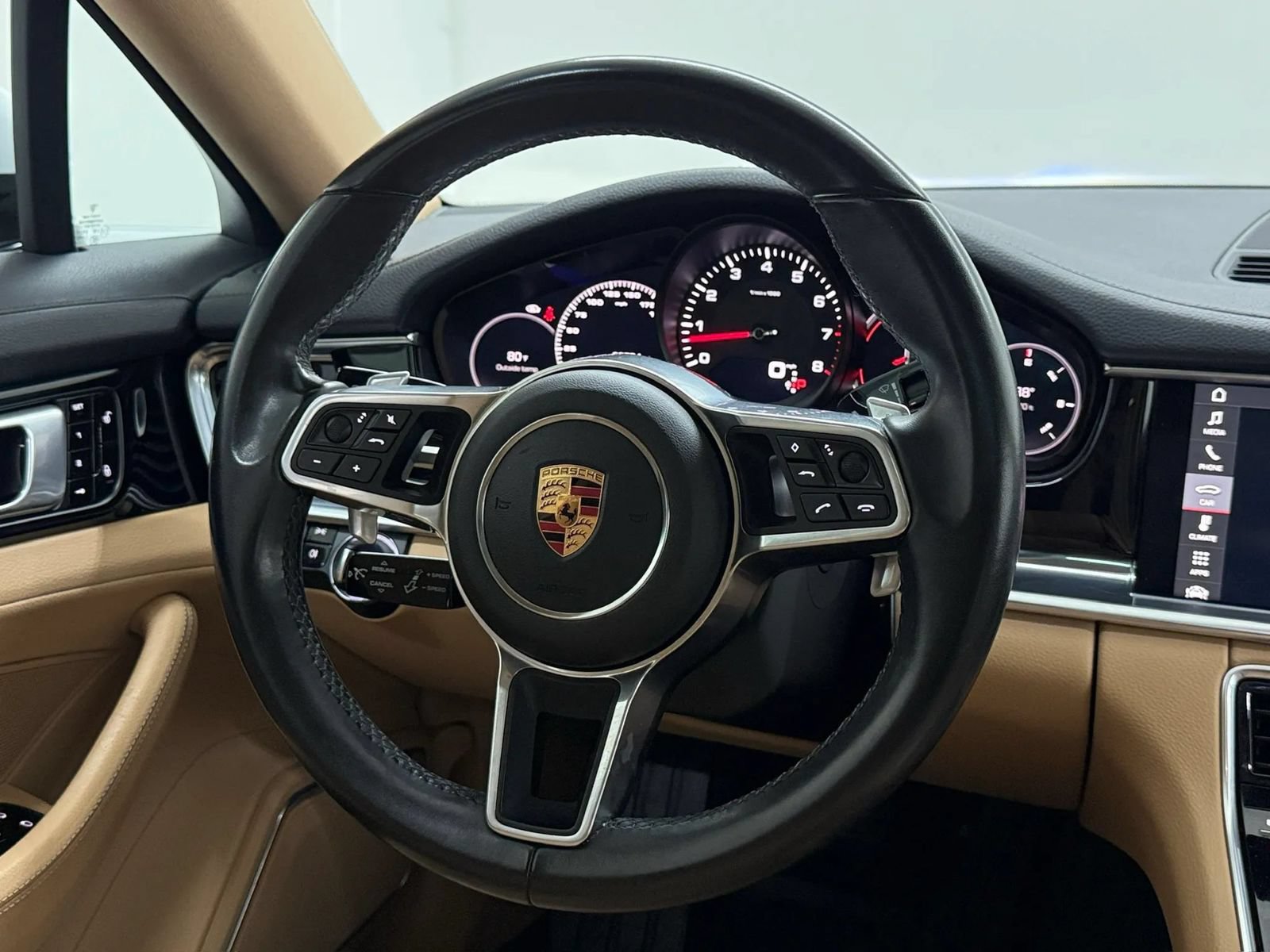 Used 2018 Porsche Panamera RWD image 23
