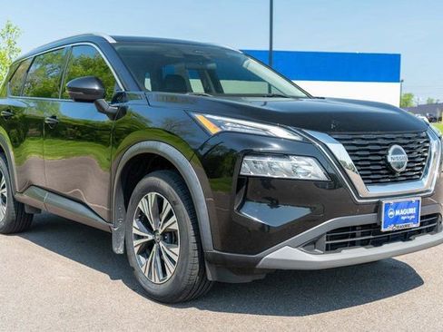 Used 2021 Nissan Rogue SV w/ Premium Package AWD/4WD image 4