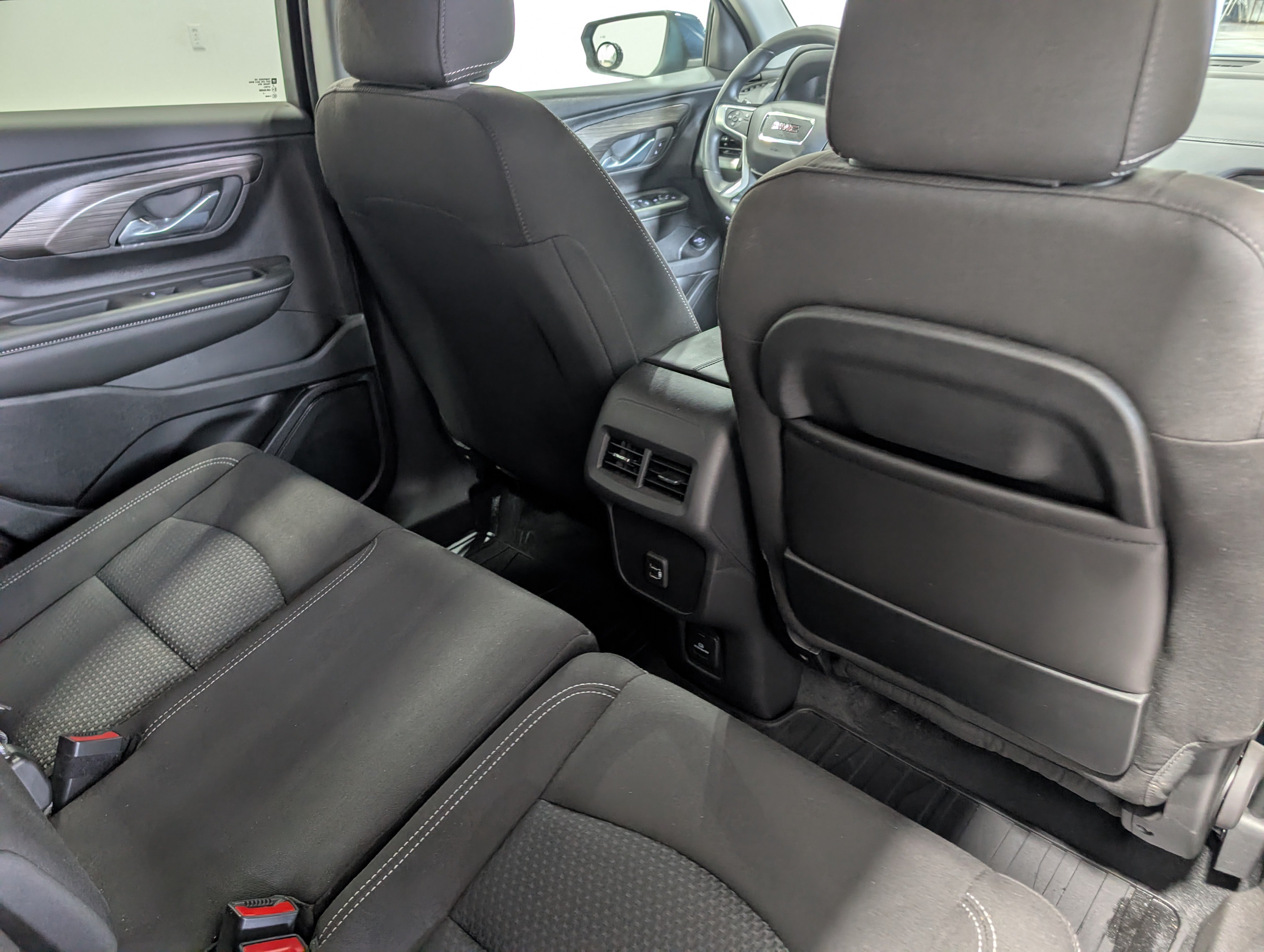 Used 2024 GMC Terrain SLE w/ Driver Convenience Package AWD/4WD image 16