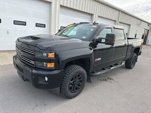 Used 2019 Chevrolet Silverado 2500 LT w/ Midnight Edition image 2