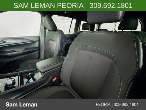 New 2025 Jeep Grand Cherokee Laredo w/ Luxury Tech Group I image 20