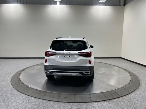 Used 2023 Kia Seltos EX AWD/4WD image 8