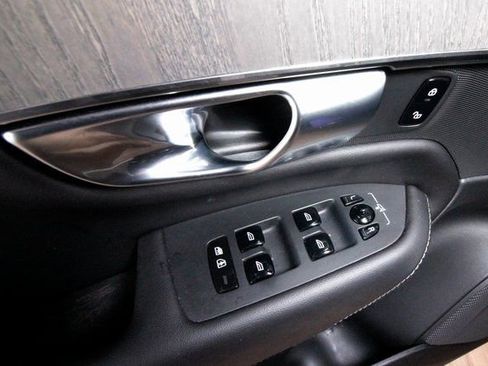 Used 2023 Volvo XC90 B6 Ultimate w/ Protection Package Premier image 11