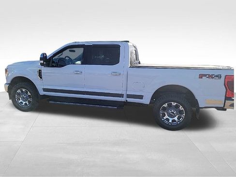 Used 2021 Ford F250 Lariat w/ Chrome Package image 12