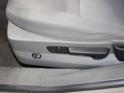 Used 2010 Chevrolet Malibu LS image 27