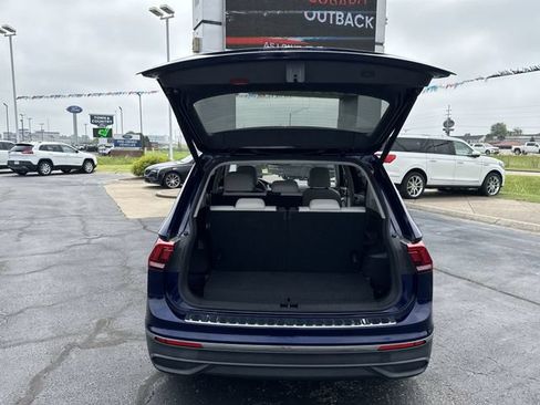 Used 2024 Volkswagen Tiguan SE FWD image 20