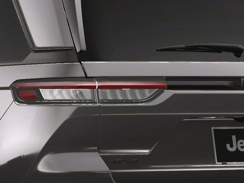 New 2025 Jeep Grand Cherokee Limited w/ Black Appearance Package image 21