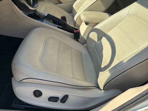 Used 2017 Volkswagen Passat 1.8T SE image 27