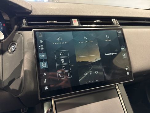 Used 2024 Land Rover Range Rover Velar Dynamic SE image 19