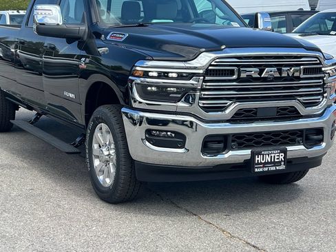 New 2026 RAM 2500 Laramie AWD/4WD image 11