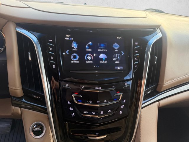 Used 2018 Cadillac Escalade Platinum AWD/4WD image 13