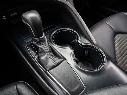 Used 2019 Toyota Camry SE w/ Convenience Package image 26