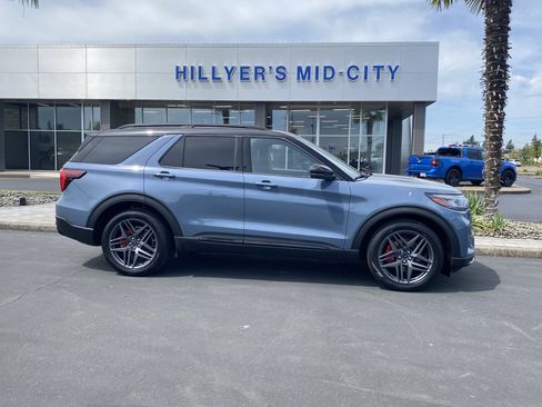 Certified 2025 Ford Explorer ST image 2