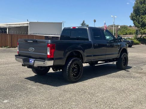 Used 2019 Ford F350 Lariat w/ Lariat Value Package AWD/4WD image 6