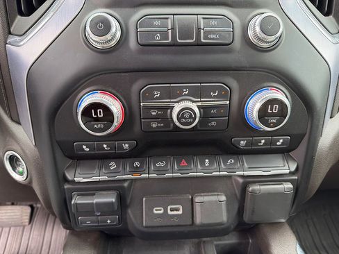 Used 2020 GMC Sierra 1500 SLT w/ SLT Premium Package AWD/4WD image 31