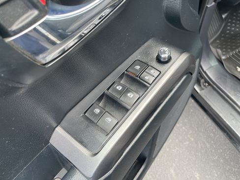 Used 2016 Toyota Tacoma TRD Off-Road AWD/4WD image 21