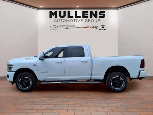 Used 2025 RAM 2500 Laramie AWD/4WD image 8