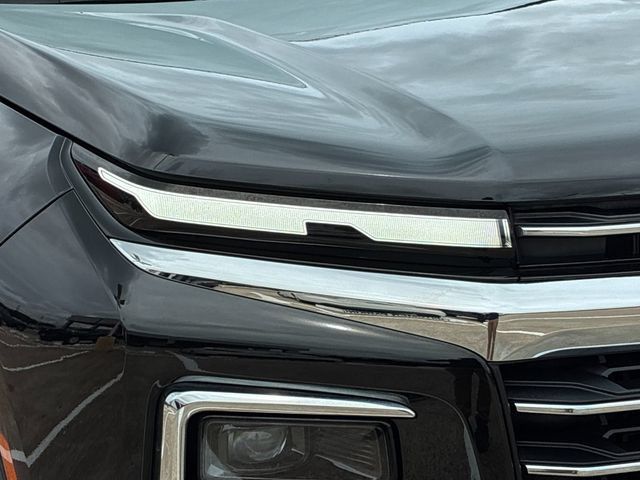 Used 2025 Chevrolet Traverse LT w/ Sun and Wheel Package FWD image 30
