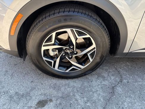 Used 2025 Kia Sportage LX image 27