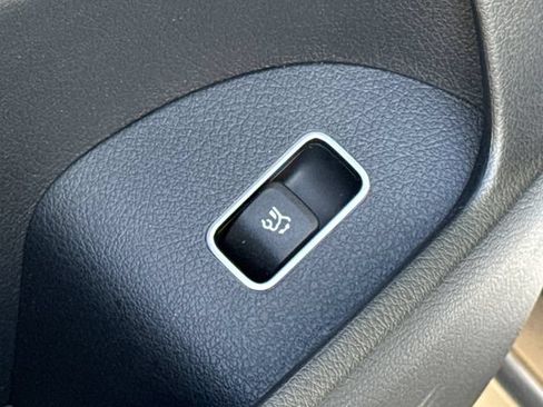 Used 2025 Mercedes-Benz GLE 350 4MATIC image 23