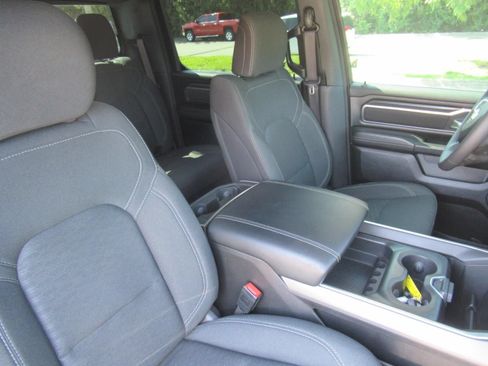 Used 2025 RAM 1500 Big Horn AWD/4WD image 9