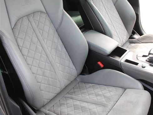 Used 2019 Audi S4 Premium Plus w/ Premium Plus Package AWD/4WD image 17