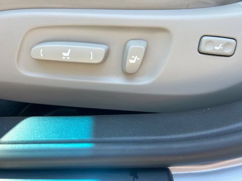 Used 2011 Lexus ES 350 image 39