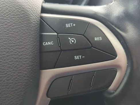 Used 2019 Jeep Grand Cherokee Altitude AWD/4WD image 26