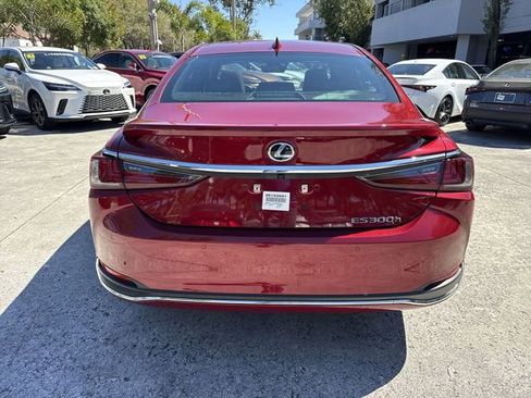 Used 2025 Lexus ES 300h w/ Premium Package image 24