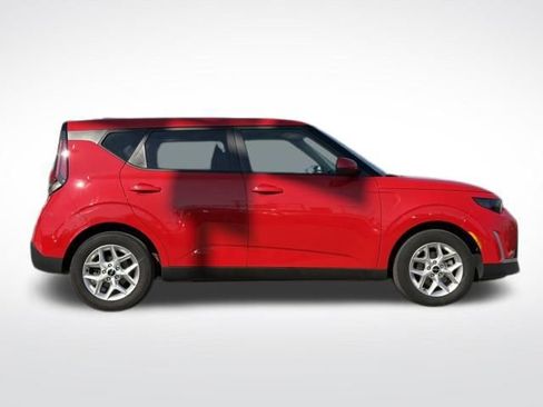 Certified 2023 Kia Soul LX w/ LX Technology Package image 15