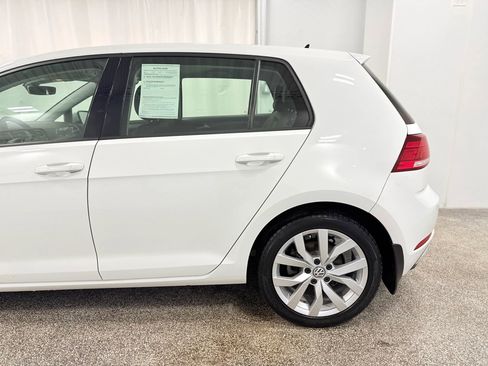 Used 2019 Volkswagen Golf SE image 5