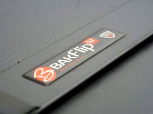 Used 2020 Nissan Titan PRO-4X w/ Pro-4x Convenience Package image 12