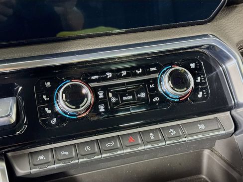 Used 2024 GMC Sierra 1500 Denali AWD/4WD image 18