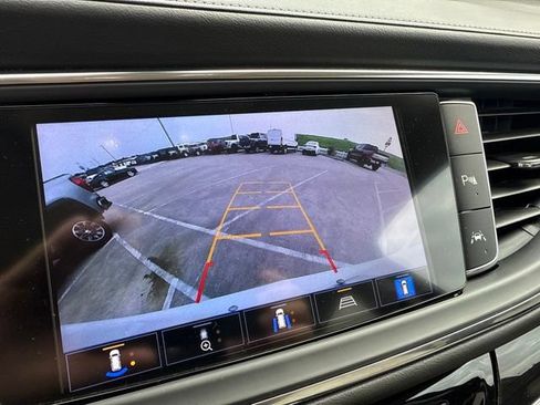 Used 2024 Buick Enclave Premium FWD image 21
