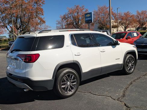 Used 2019 GMC Acadia SLT image 9