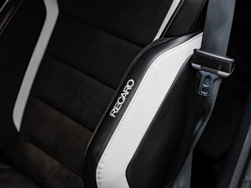 Used 2021 Ford Mustang Shelby GT500 w/ Carbon Fiber Track Pack image 45