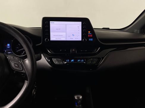 Used 2019 Toyota C-HR LE FWD image 16