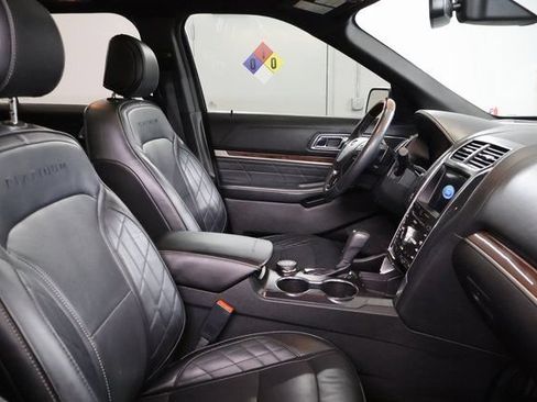 Used 2017 Ford Explorer Platinum AWD/4WD image 27
