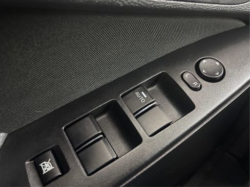 Used 2013 MAZDA MAZDA3 i Sport image 38