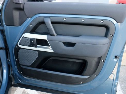 Used 2023 Land Rover Defender 110 S image 34