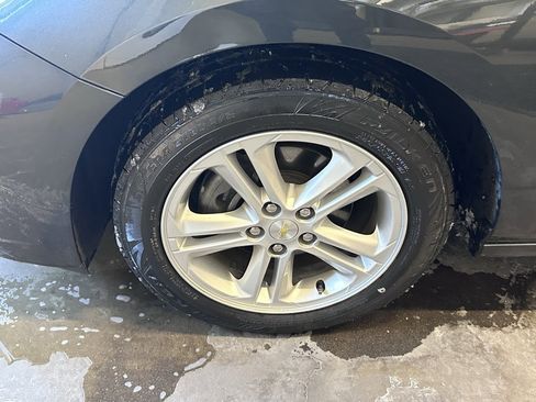 Used 2018 Chevrolet Cruze LT image 30