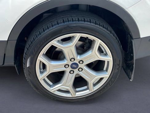 Used 2019 Ford Escape Titanium AWD/4WD image 5